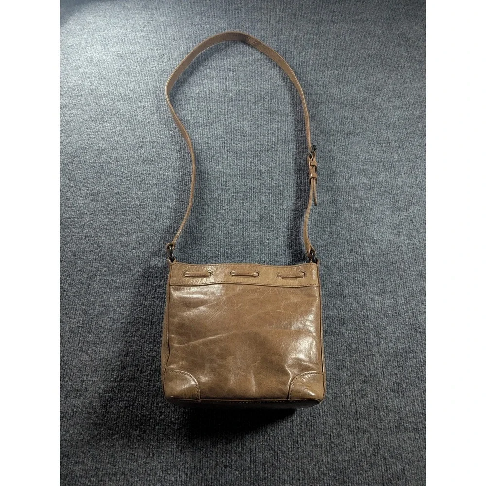 Frye Melissa Italian Leather Drawstring Bucket Crossbody Bag Beige